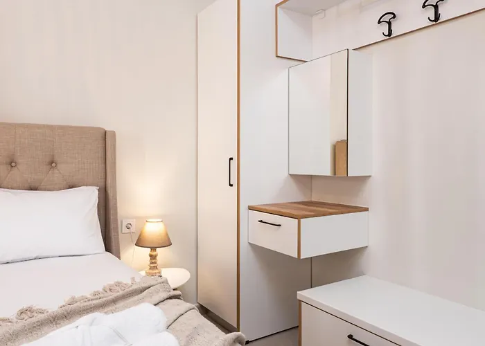 Niman Beachside Апартаменты Ханья